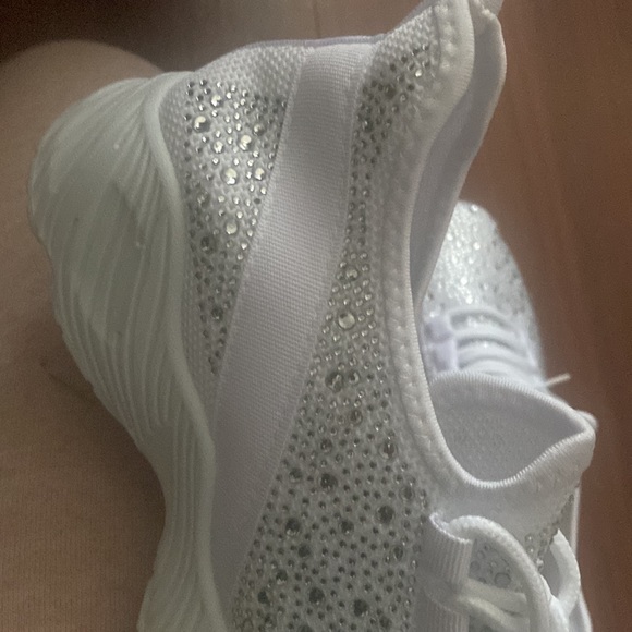 💕 NWT WHITE BEDAZZLED Sparkle Sneakers ✨ size 7 - Picture 5 of 8